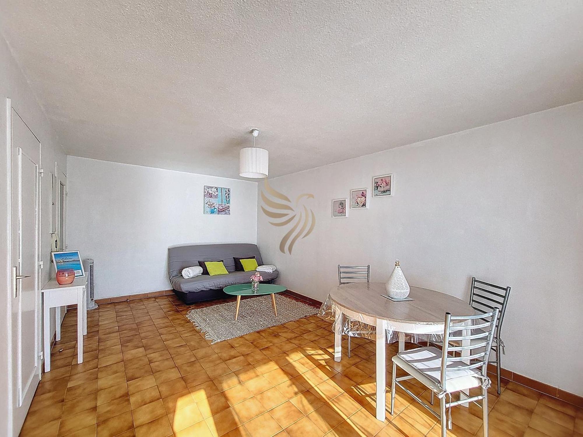 Azur Avec Terrasse Et Parking,10 Mn A Pied - Capitalchic Services Apartment Frejus